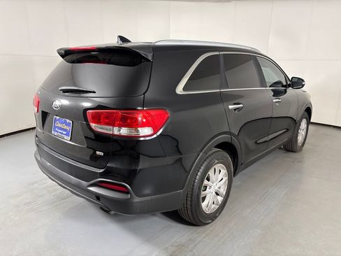 Used 2016 Kia Sorento FWD image 8