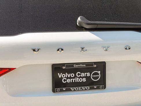 New 2026 Volvo XC60 T8 Ultra w/ Protection Package Premier AWD/4WD image 9