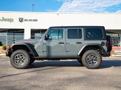 New 2025 Jeep Wrangler Unlimited Rubicon w/ Convenience Group image 2