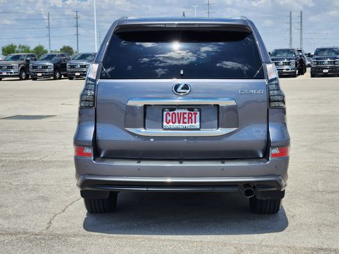 Used 2023 Lexus GX 460 Luxury w/ Sport Design Package AWD/4WD image 6