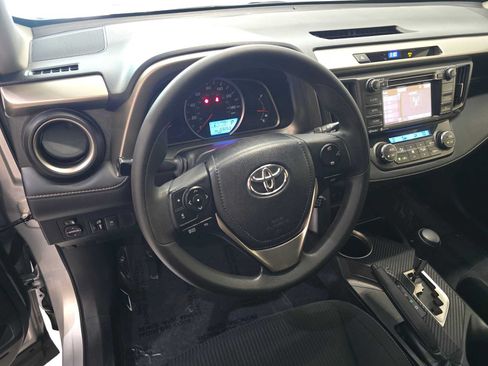 Used 2015 Toyota RAV4 XLE AWD/4WD image 2
