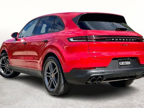 Used 2024 Porsche Cayenne image 16