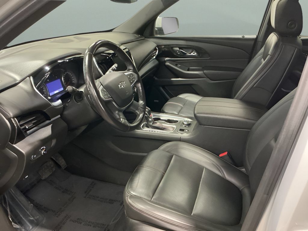 Used 2022 Chevrolet Traverse RS w/ LPO, "Hit The Road" Package AWD/4WD image 10