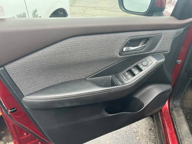 Used 2021 Nissan Rogue SV AWD/4WD image 8