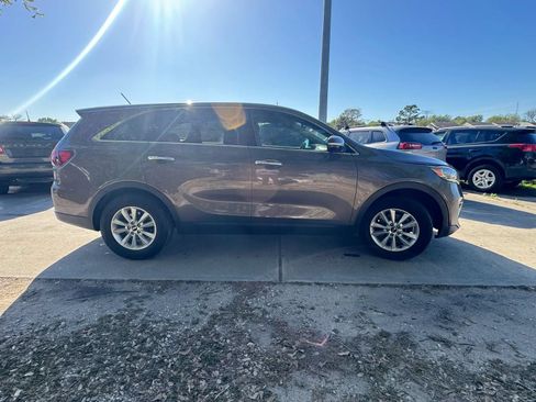 Used 2019 Kia Sorento FWD image 5