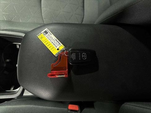 Certified 2022 Toyota RAV4 XLE image 37