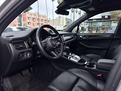 Used 2024 Porsche Macan image 19
