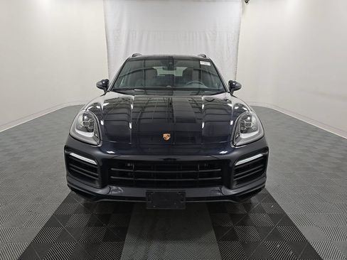 Used 2023 Porsche Cayenne AWD/4WD image 10