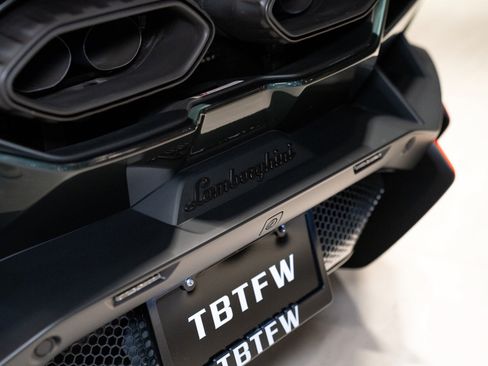 Used 2024 Lamborghini Revuelto AWD/4WD image 32