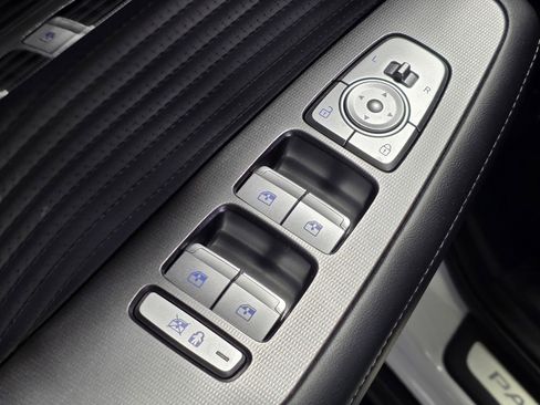 Used 2025 Hyundai Palisade Calligraphy image 23