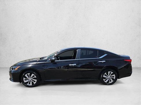 Certified 2025 Nissan Altima 2.5 S FWD image 8