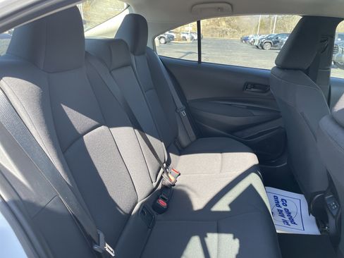 Used 2025 Toyota Corolla LE image 25