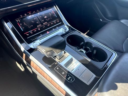Used 2019 Audi Q8 Prestige image 10