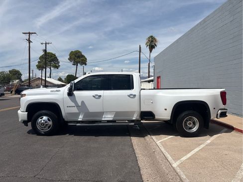 Used 2022 Chevrolet Silverado 3500 High Country w/ Safety Package II AWD/4WD image 3