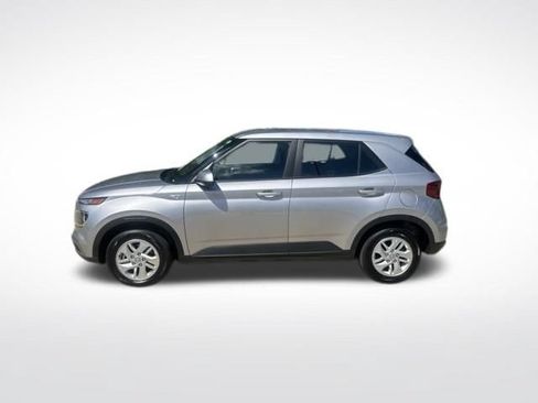 Used 2026 Hyundai Venue SE FWD image 6