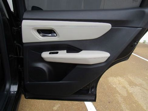 Used 2023 Nissan Ariya FWD image 23