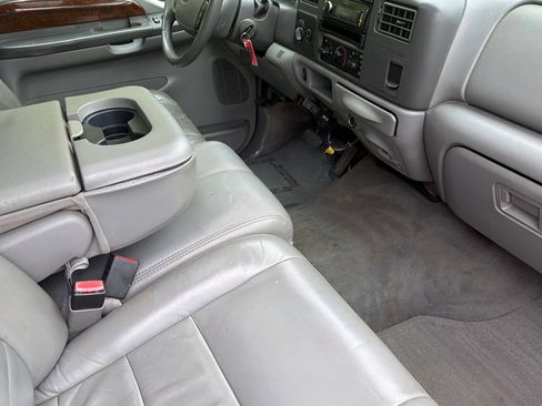 Used 2004 Ford F350 Lariat AWD/4WD image 15