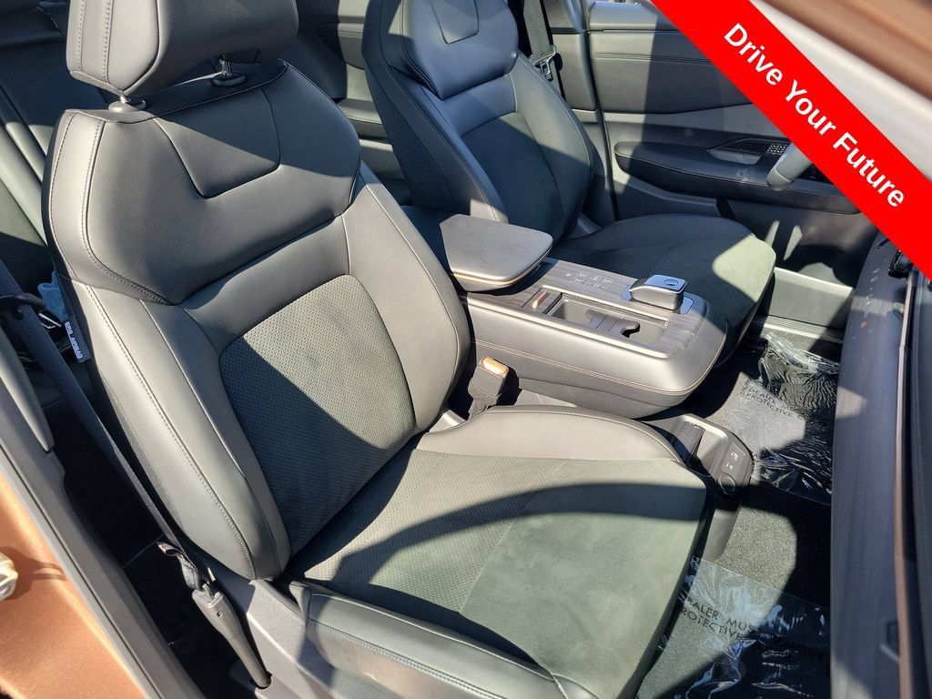 Used 2023 Nissan Ariya FWD image 21