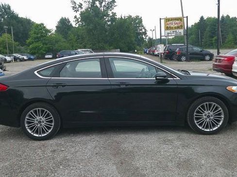 Used 2015 Ford Fusion SE w/ Equipment Group 202A FWD image 3