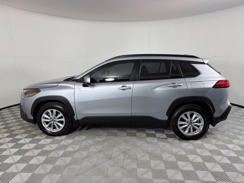 Used 2024 Toyota Corolla Cross LE w/ Moonroof Package FWD image 8