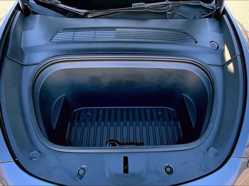 Used 2021 Tesla Model Y Long Range image 31