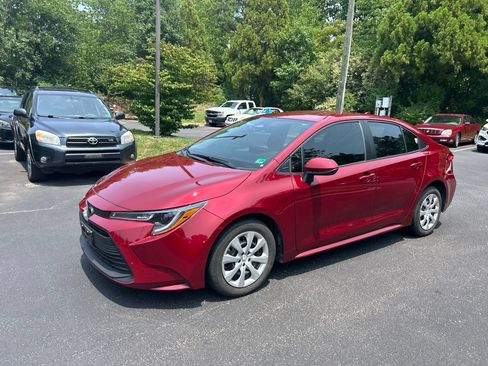 Used 2024 Toyota Corolla LE FWD image 11