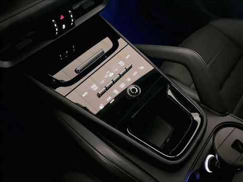 Used 2025 Porsche Cayenne GTS image 20