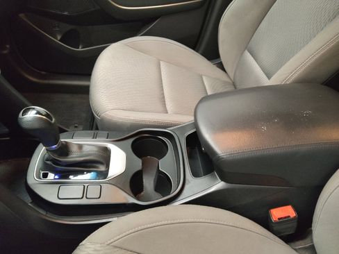 Used 2018 Hyundai Santa Fe SE w/ Cargo Package image 26