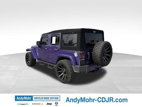 Used 2017 Jeep Wrangler Unlimited Sahara w/ Dual Top Group AWD/4WD image 5