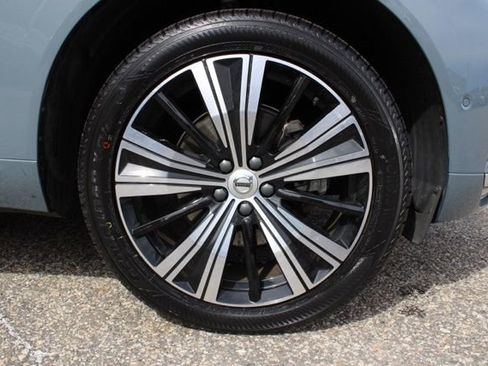 Certified 2023 Volvo XC60 B5 Plus AWD/4WD image 12