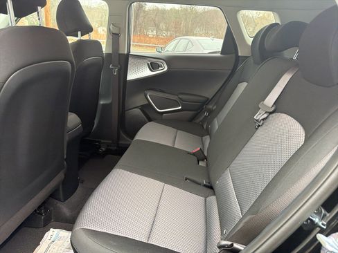 Used 2023 Kia Soul LX w/ LX Technology Package image 19