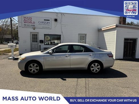 Used 2007 Toyota Camry LE FWD image 1