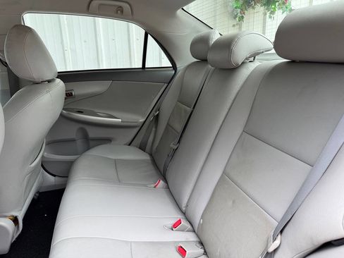 Used 2010 Toyota Corolla LE FWD image 18