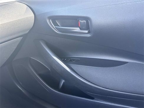 Used 2022 Toyota Corolla LE image 19