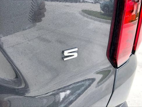 Used 2021 Kia Sorento S w/ Panoramic Sunroof Package image 10