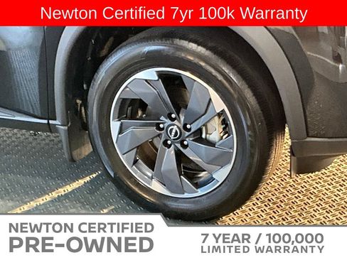 Used 2025 Nissan Rogue SV FWD image 45