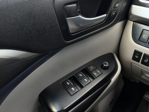 Used 2019 Toyota Highlander Limited Platinum AWD/4WD image 10