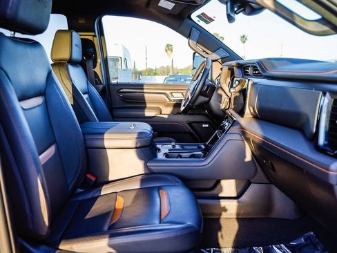 Used 2025 GMC Sierra 2500 AT4 image 20