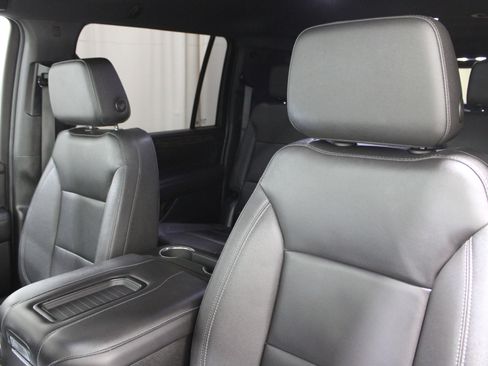 Used 2023 Chevrolet Suburban Z71 image 5