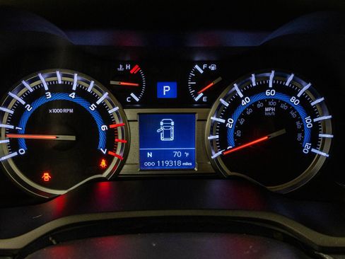 Used 2016 Toyota 4Runner SR5 AWD/4WD image 33