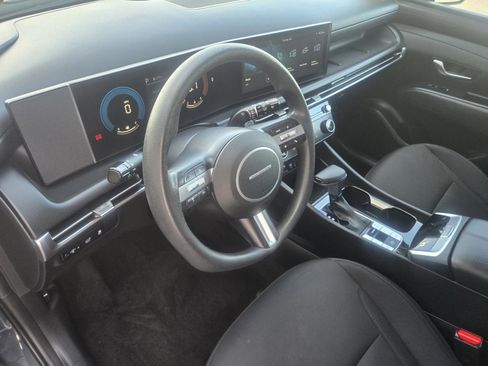 Used 2025 Hyundai Tucson SEL FWD image 11