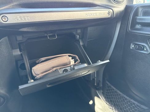 Used 2017 Jeep Wrangler Sport w/ Quick Order Package 24S image 27