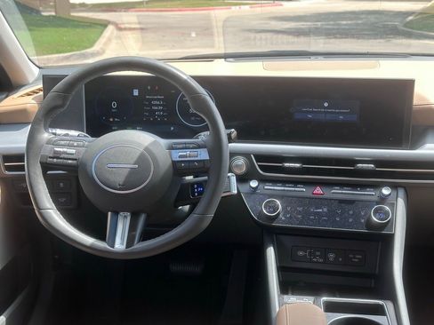 Used 2025 Hyundai Sonata Limited FWD image 18