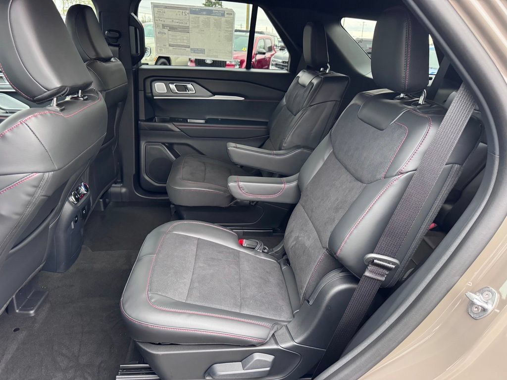 Used 2026 Ford Explorer ST w/ Sun And Sound Package RWD image 33