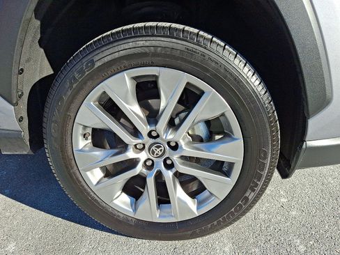 Certified 2025 Toyota RAV4 XLE Premium image 8