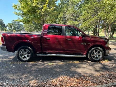 Used 2016 RAM 1500 Laramie AWD/4WD image 2