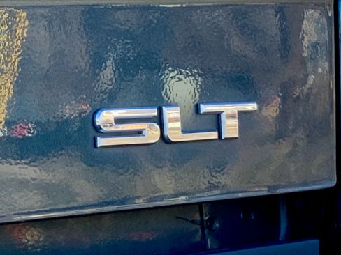 Used 2018 GMC Sierra 1500 SLT w/ SLT Preferred Package image 21