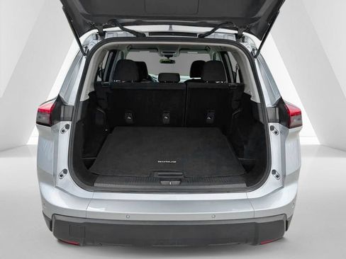 Used 2024 Nissan Rogue S FWD image 32