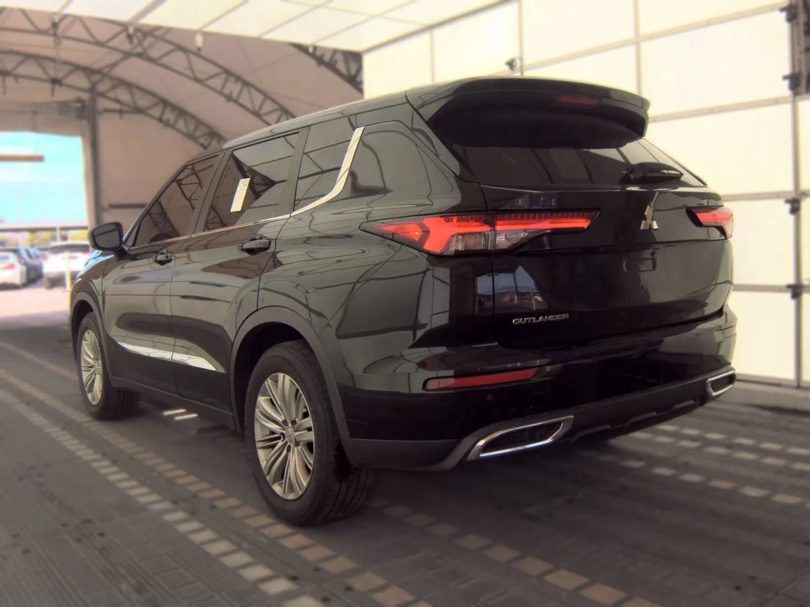 Used 2022 Mitsubishi Outlander ES FWD image 13