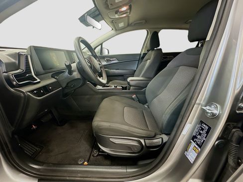 Used 2025 Kia Sportage LX image 13